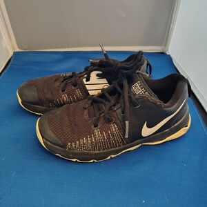 Nike Youth Black and White Youth Athletic Shoes